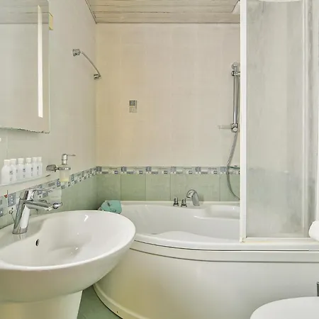 3br With Parking And Wifi 아파트
