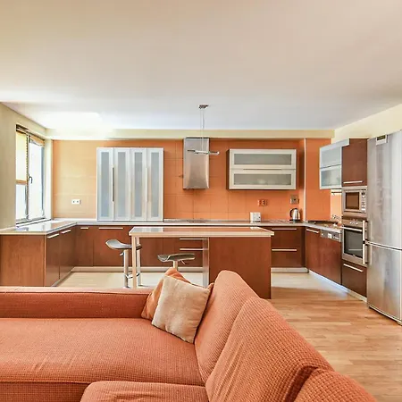 3br With Parking And Wifi 아파트 바르나