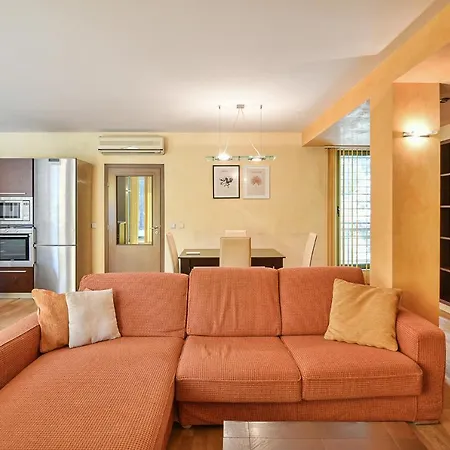 3br With Parking And Wifi * 바르나