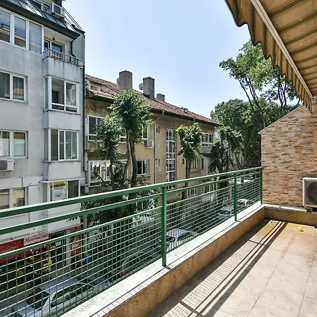 아파트 3br With Parking And Wifi 바르나